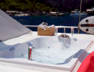 contact-yachts-queen-of-makri_0001