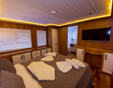 contact-yachts-simay-m_0006