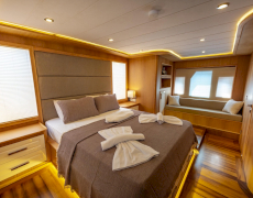contact-yachts-simay-m_0011