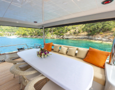 contact-yachts-simay-m_0017