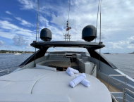contact-yachts-ferretti-881_0003