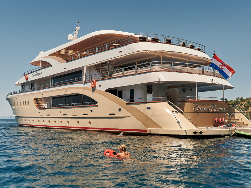 contact-yachts-queen-of-eleganza_0029