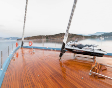contact-yachts-all-about-u2_0016