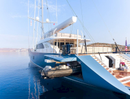 contact-yachts-all-about-u2_0020