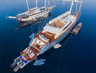 contact-yachts-all-about-u2_0028