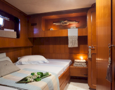 contact-yachts-benetti-90_0024