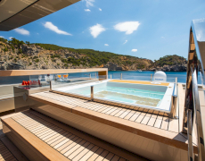 contact-yachts-maverick_0015