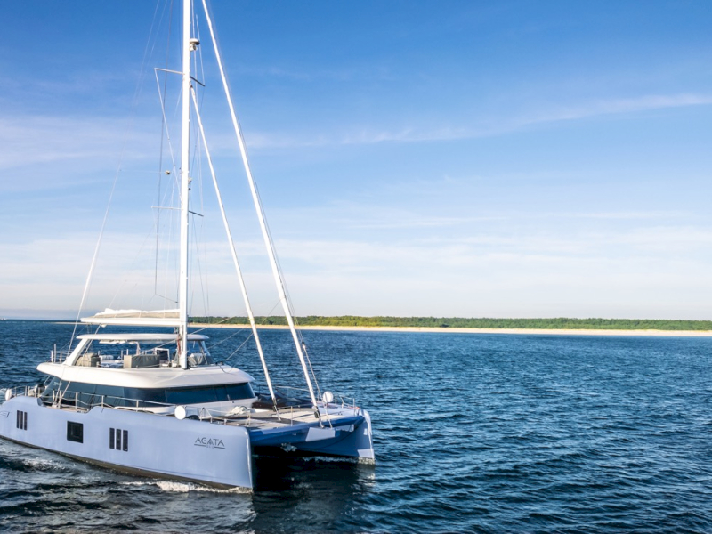 contact-yachts-agata-blue_0001