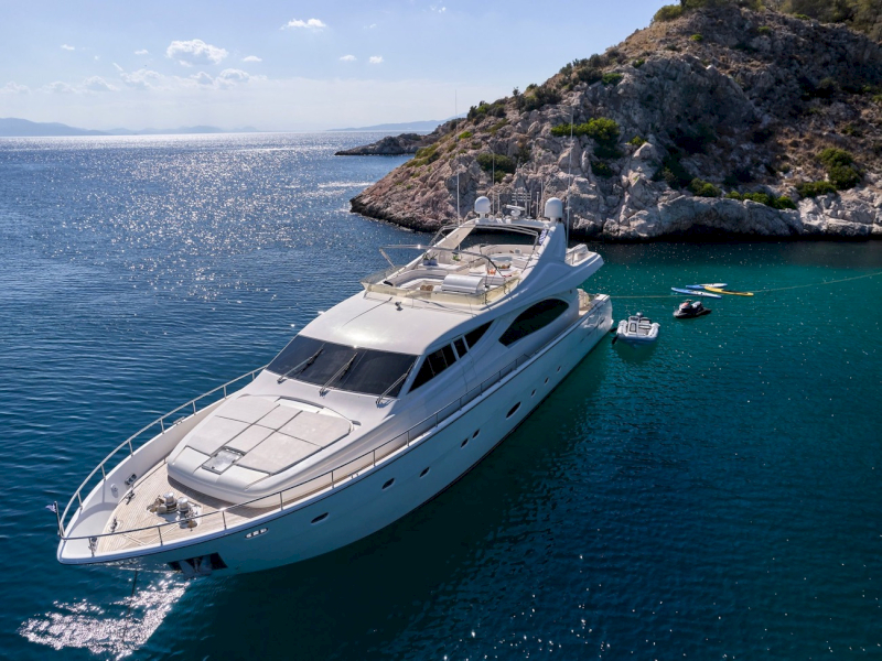 contact-yachts-estia-yi_0024