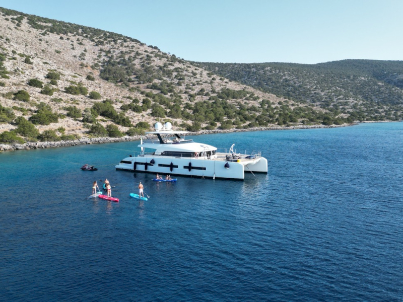 contact-yachts-crazy-horse_0014