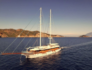 contact-yachts-queen-atlantis_0008