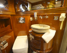 contact-yachts-queen-atlantis_0011