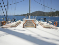 contact-yachts-queen-atlantis_0012