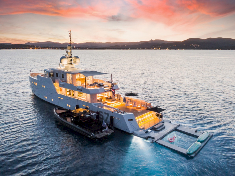 contact-yachts-s7_0030