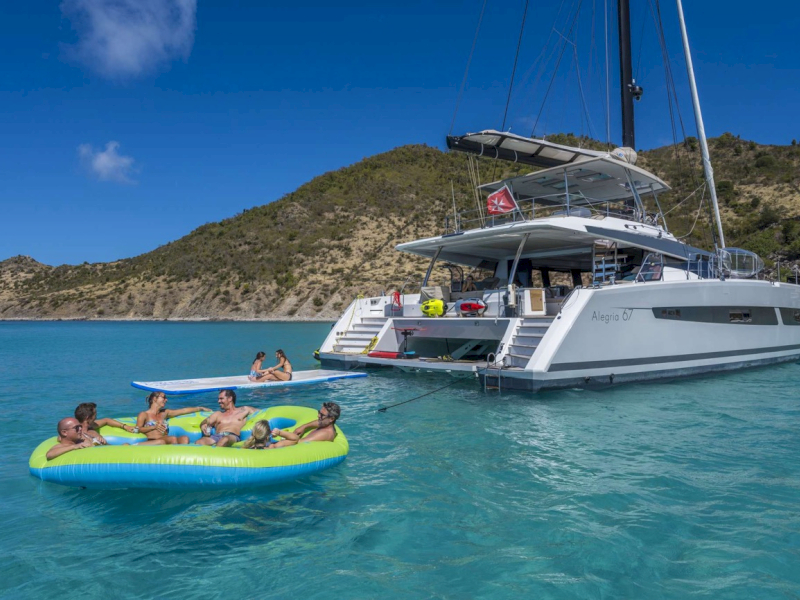 contact-yachts-lisa-of-the-seas_0019