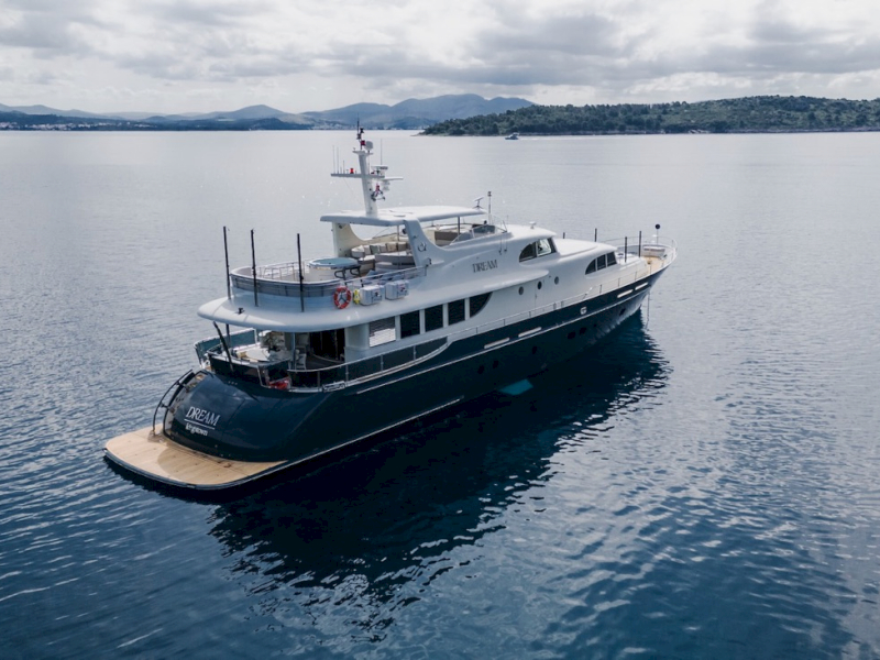 contact-yachts-dream_0016