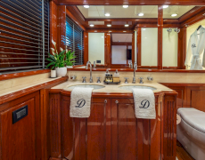 contact-yachts-divine_0032