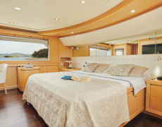 contact-yachts-friends-boat_0011