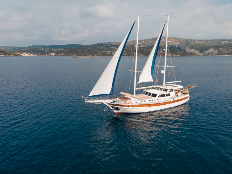 contact-yachts-sea-breeze_0012
