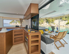 contact-yachts-aura_0010