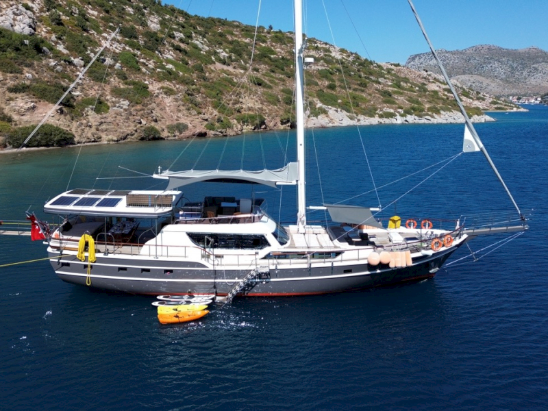 contact-yachts-arni_0019