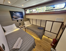 contact-yachts-arni_0023