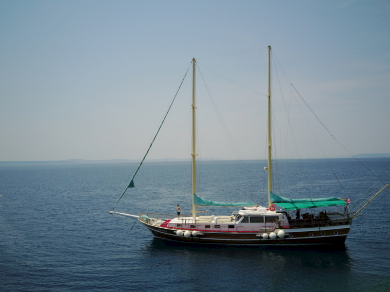 contact-yachts-agora_0009