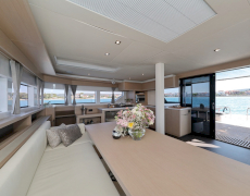 contact-yachts-champagne-please_0015