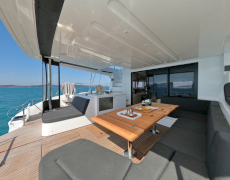 contact-yachts-champagne-please_0023