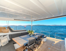 contact-yachts-black-caviar_0002