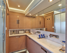 contact-yachts-elly_0013