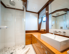 contact-yachts-lumir_0002