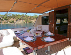 contact-yachts-tango-charlie_0011