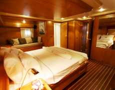luxury gulet Schatz specious master cabin