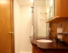 Schatz luxury gulet master cabin bathroom
