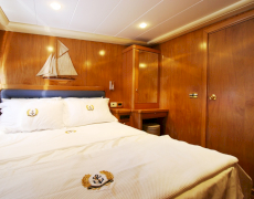 Gulet Schatz double cabin bed