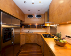 contact-yachts-serenity-86_0007