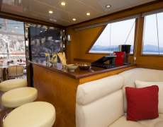 contact-yachts-serenity-86_0011