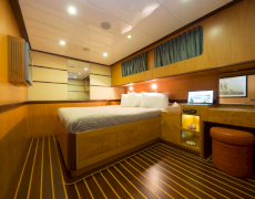 contact-yachts-serenity-86_0013