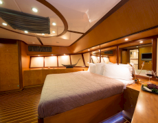 contact-yachts-serenity-86_0017