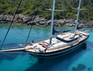 Luxury charter gulet yacht BLUE HEAVEN sailing in Greece and Turkey with Contact Yachts_2