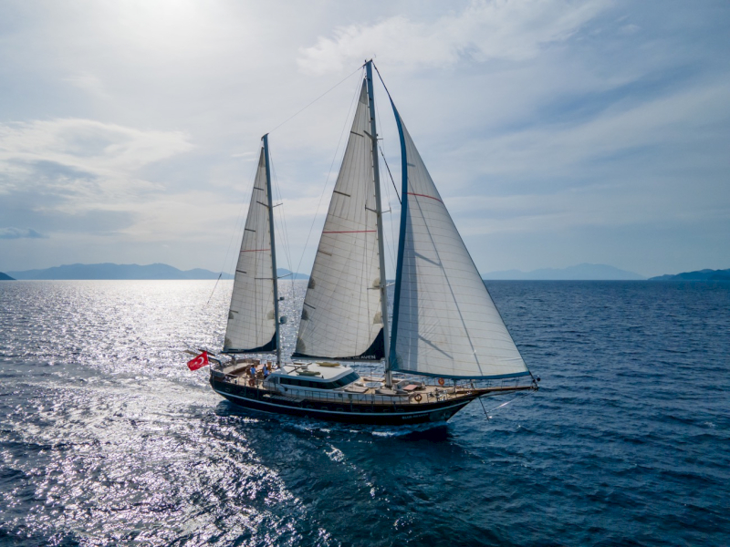 contact-yachts-blue-heaven-022