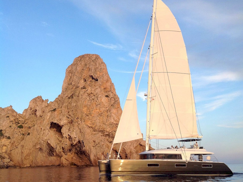 Luxury catamaran yacht KASKAZI FOUR for rent in Caribbean - Contact Yachts