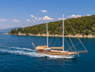 Luxury charter gulet yacht ANGELICA sailing in Croatia with Contact Yachts_23