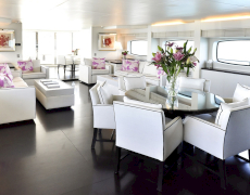 Роскошная моторная яхта в аренду в Австралии от яхтенной компании Contact Yachts Australia