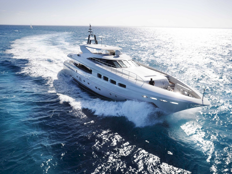 Роскошная моторная яхта в аренду в Австралии от яхтенной компании Contact Yachts Australia