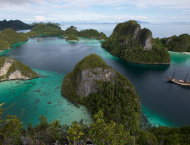 Luxury yacht charter vacation in Bali, Indonesia with a yacht Silolona