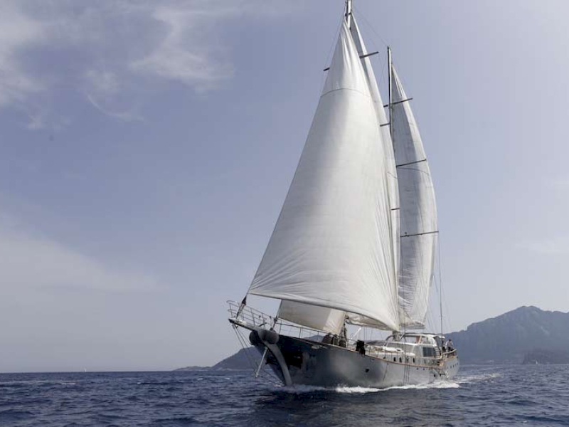 contact-yachts-silvermoon_0005