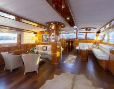contact-yachts-silvermoon_0011