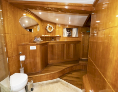 contact-yachts-silvermoon_0015